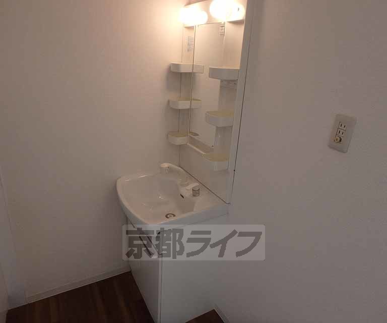 洗面設備　洗面台写真です。