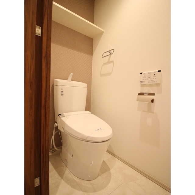 トイレ　温水洗浄暖房便座