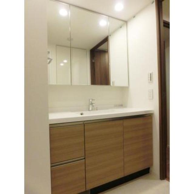 洗面設備　※写真は同タイプ住戸です。