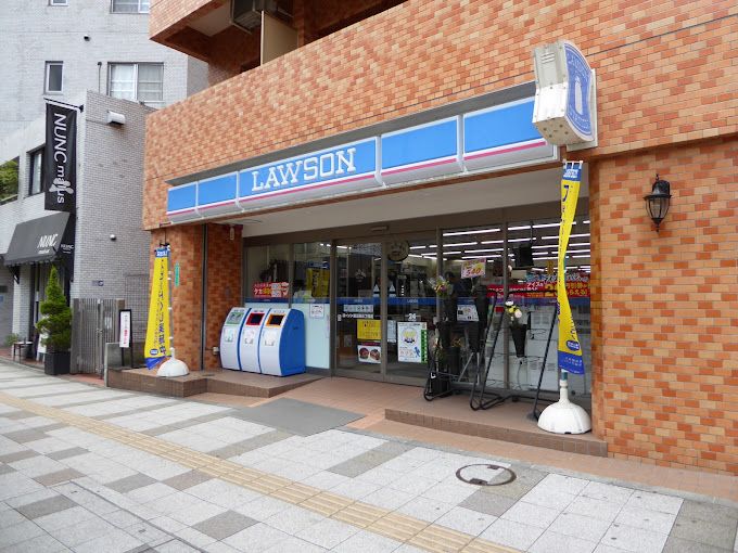 コンビニ　ローソン 港三田三丁目店（コンビニ）まで99m