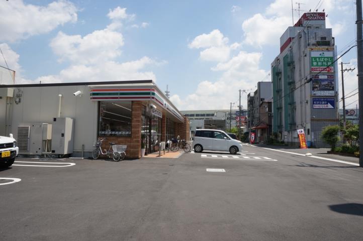 コンビニ　セブンイレブン（コンビニ）まで2568m