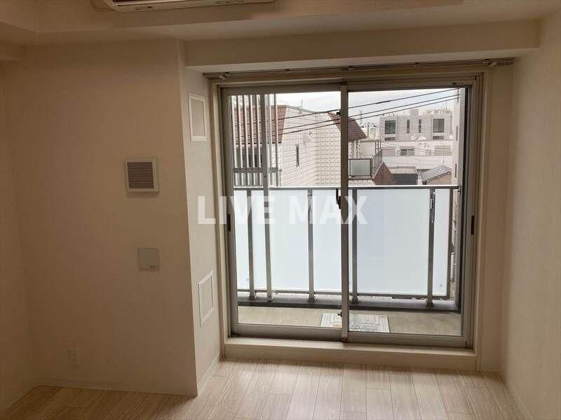 居室・リビング　別号室参考写真