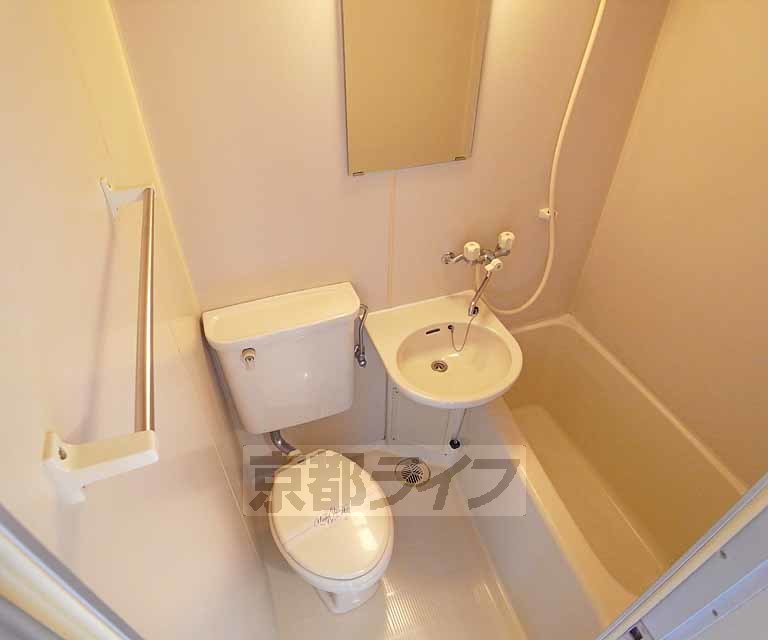 バス・シャワールーム　綺麗なユニットバスです。