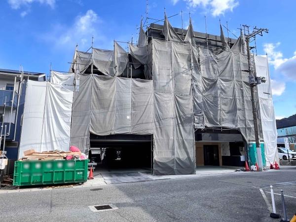 建物外観　建築中