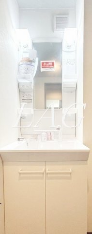 洗面設備　独立洗面台です。（同一仕様）