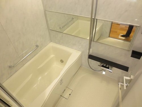 バス・シャワールーム　ゆったりバスタイム。