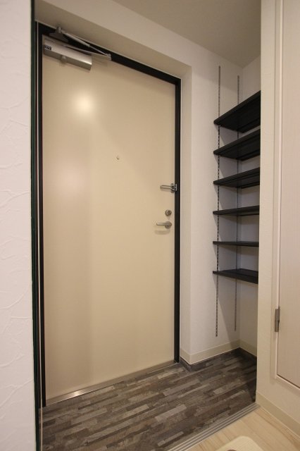 玄関　同物件別号室のものです。