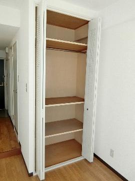 収納　クローゼット