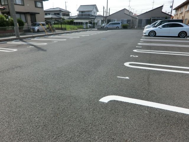 駐車場　敷地内の駐車場です。