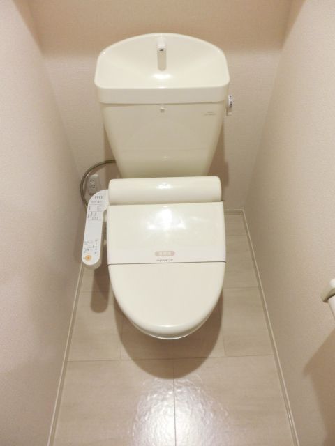トイレ　ウォシュレット付きのです。