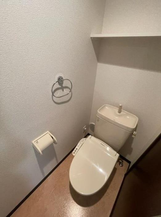 トイレ　温水洗浄暖房便座