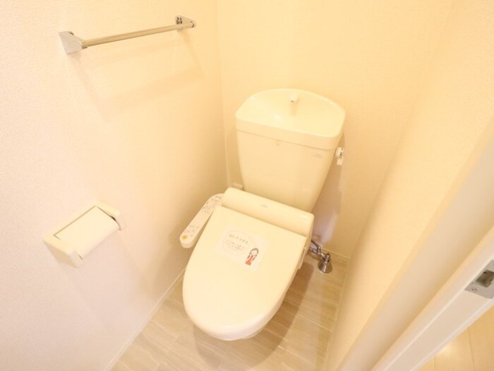 トイレ　温水洗浄暖房便座