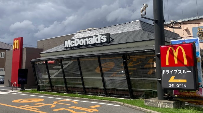飲食店　マクドナルド 中島新町店（飲食店）まで700m