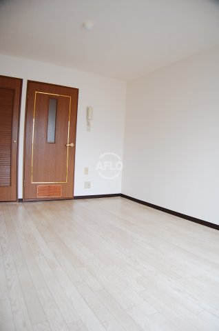 居室・リビング　ルミエール西大橋　洋室