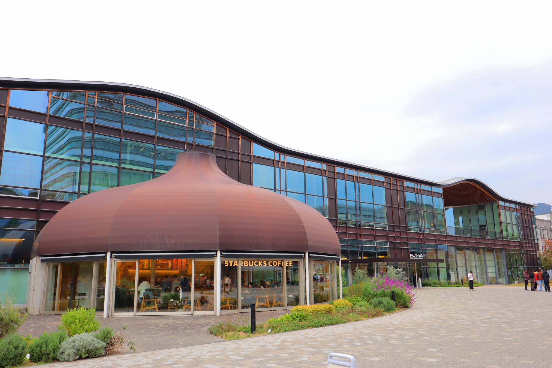 図書館　岐阜市立中央図書館（図書館）まで959m