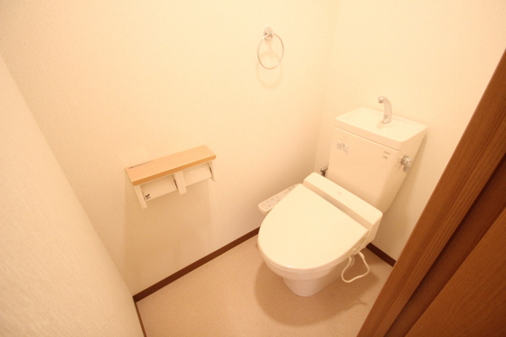 トイレ　※別部屋の写真です