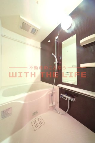 バス・シャワールーム　コンパクトで使いやすいお風呂です