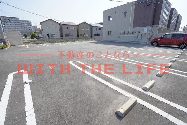 駐車場　車をお持ちの方に嬉しい駐車場付きの物件です
