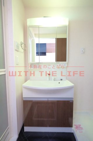 洗面設備　独立洗面台で身支度をすべて済ませてしまいましょう