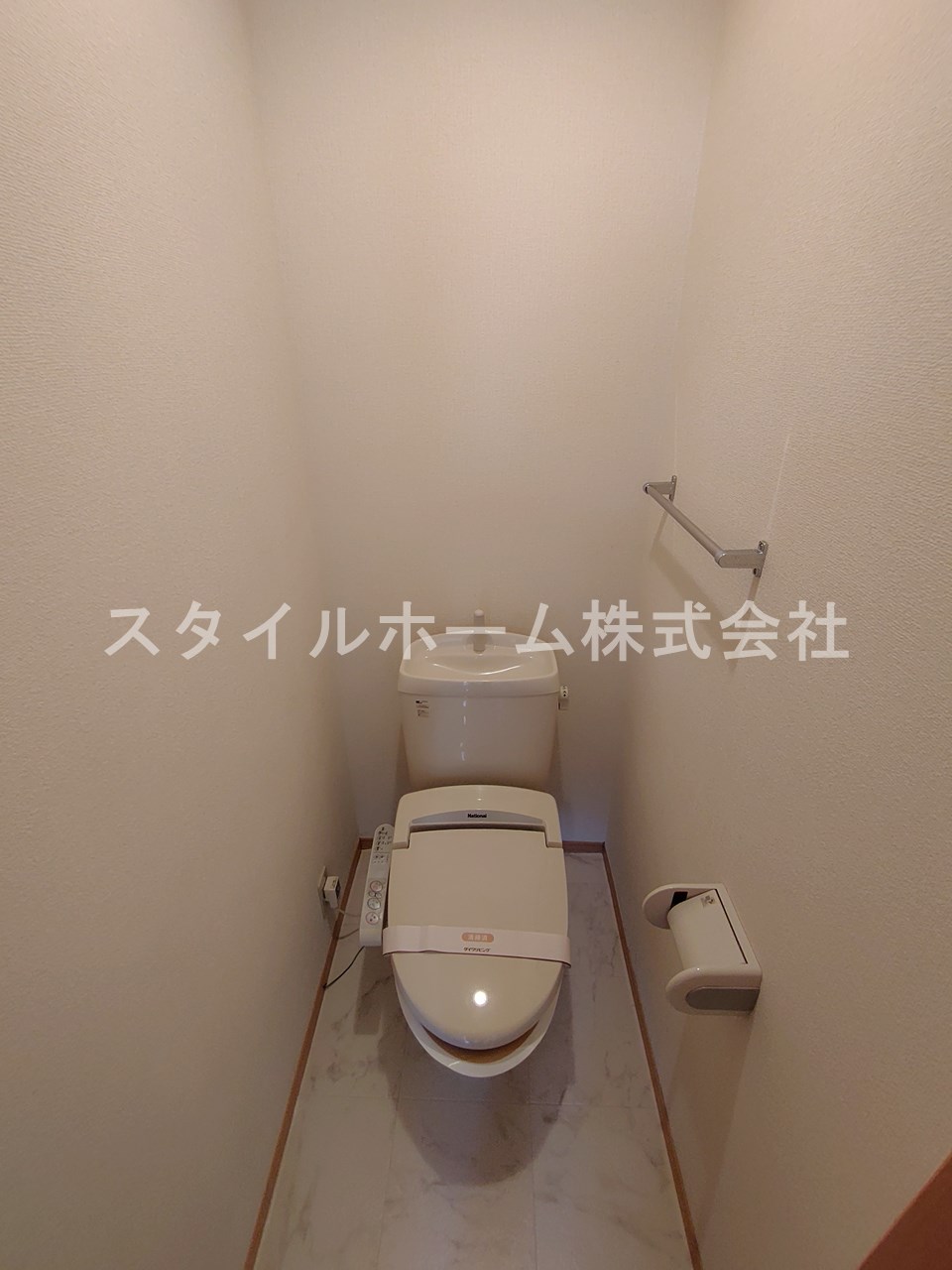 トイレ　別部屋写真です。