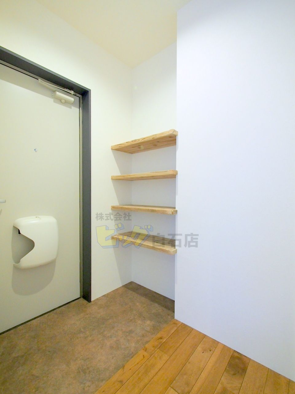 玄関　広々玄関です♪