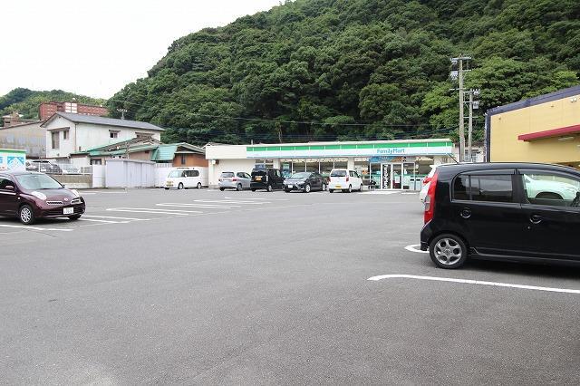 コンビニ　ファミリーマート三芳町店（コンビニ）まで329m