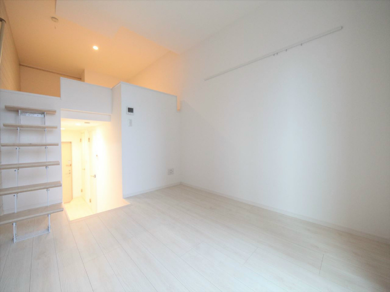 居室・リビング　洋室6.2帖　ロフト6.1帖（収納にも寝室にも使えます）