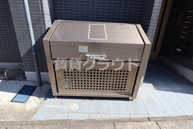 その他共有部分　ゴミ捨て場　散らばりにくいBOXタイプはうれしいですね！