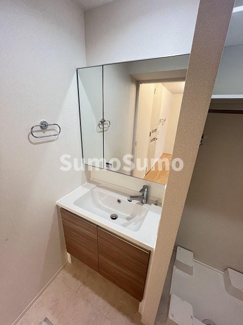 洗面設備　スペースが確保できる洗面所です