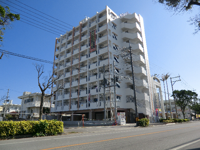 トーマスあげなの建物外観