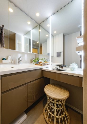 洗面設備　お出かけ前の支度はこちらでされてください