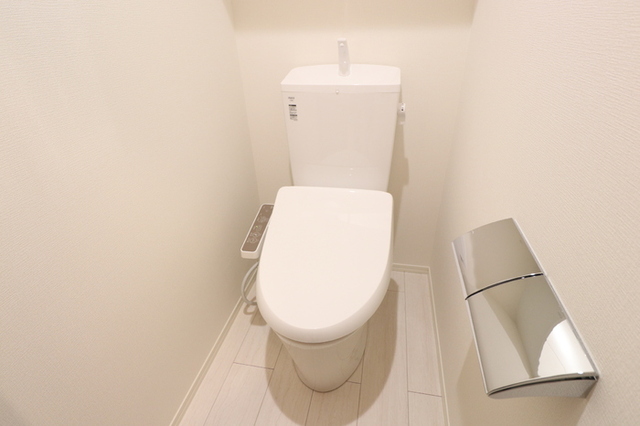 トイレ　温水洗浄暖房便座