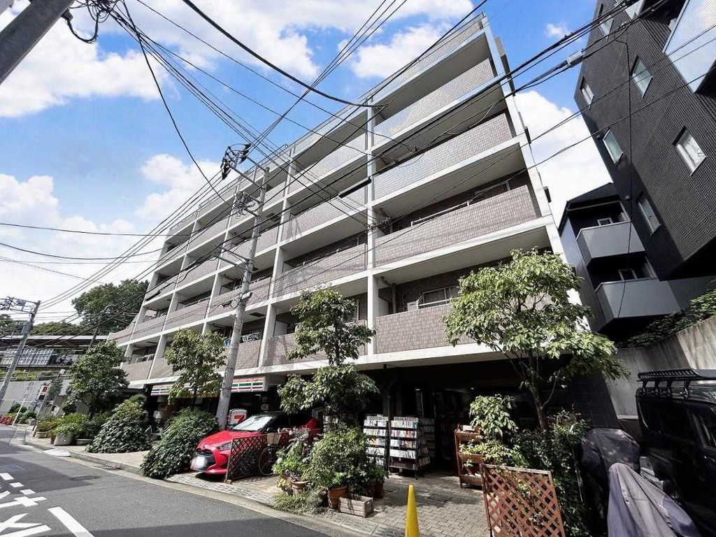 建物外観　★駅前で便利な環境★グレード感のあるマンションです★