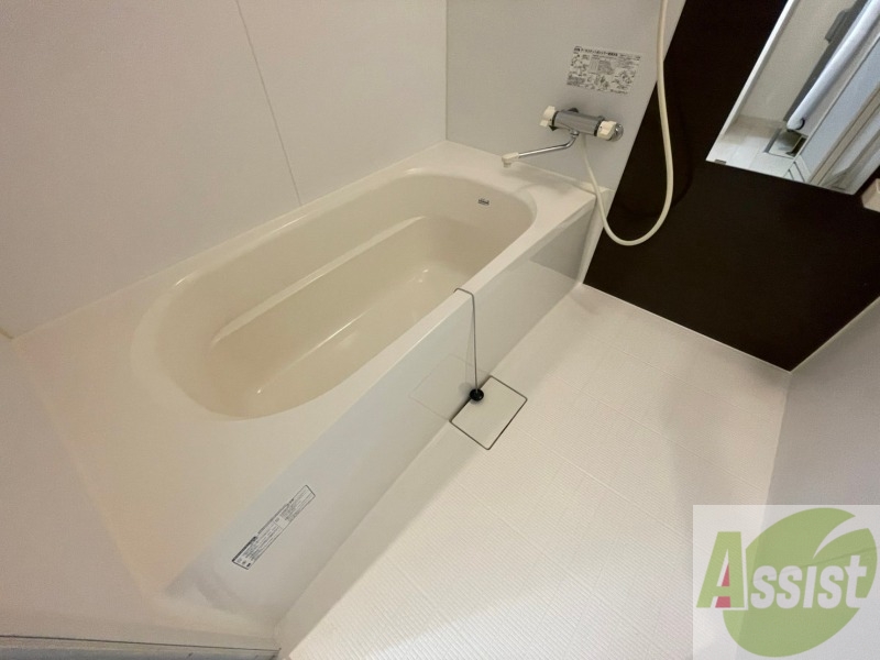 バス・シャワールーム　疲れを癒すには湯船でゆっくりするのが良いですよ。