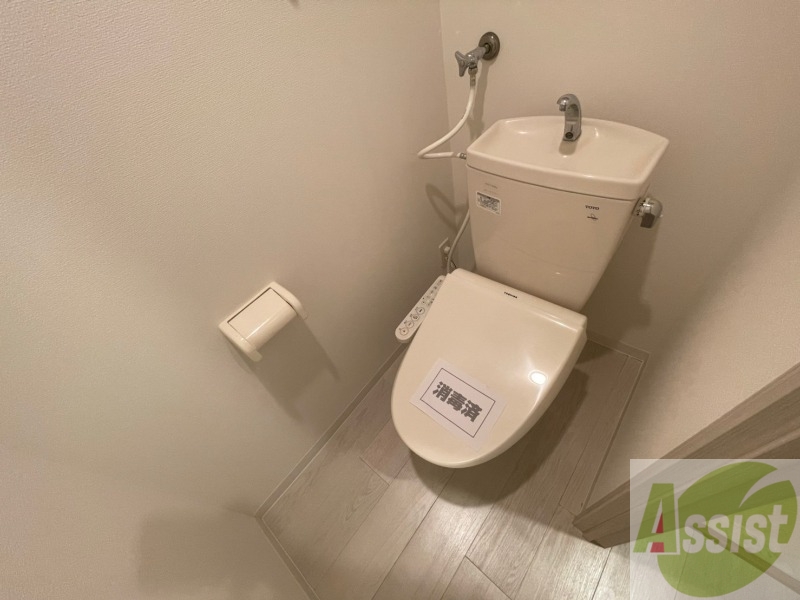 トイレ　トイレです。ウォシュレット付を探している方、おすすめです。