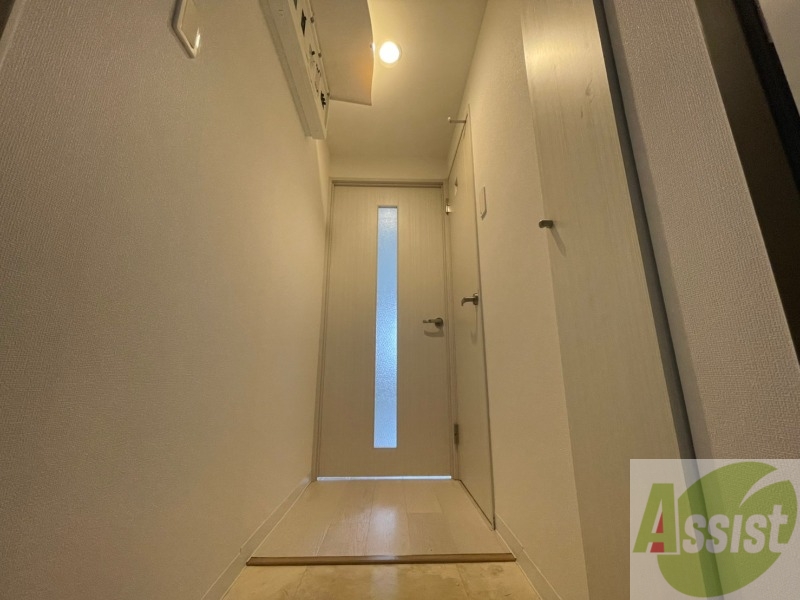 玄関　玄関です。白を基調としていて清潔感があります！