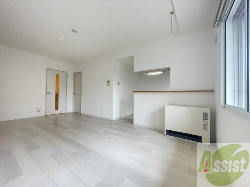 居室・リビング　広くてきれいなリビングです！快適に過ごせそうですね。