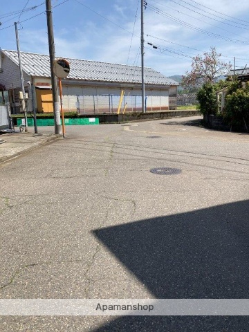 その他　前面道路（その他）まで0m