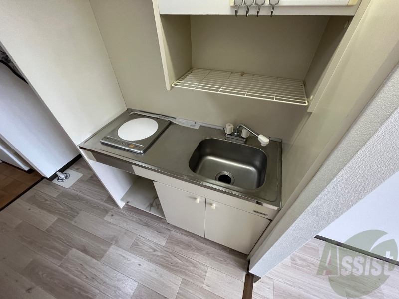 キッチン　ＩＨクッキングヒーターです！お手入れも楽々ですね。