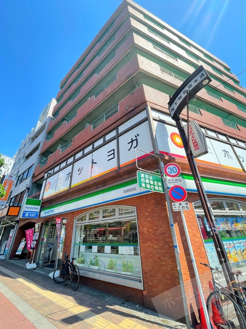 コンビニ　ファミリーマート長居駅西店（コンビニ）まで374m