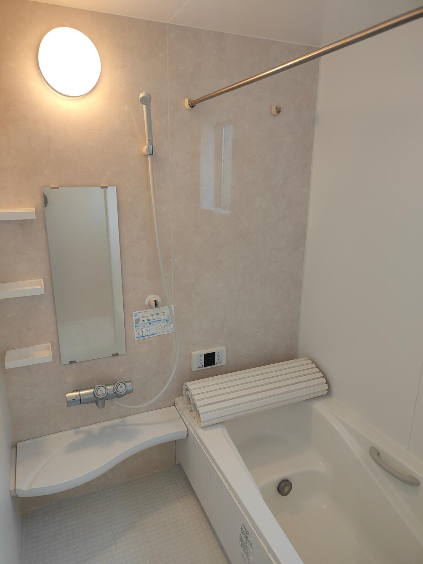 バス・シャワールーム　手入れしやすく使い勝手のいいシステムバス