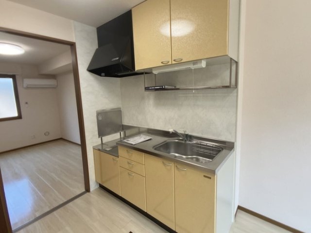 キッチン　コンパクトなキッチンで掃除もラクラク