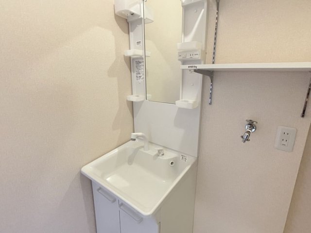 洗面設備　コンパクトで使いやすい洗面所