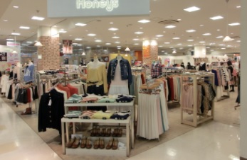 ショッピングセンター　ハニーズ豊洲店（ショッピングセンター）まで340m