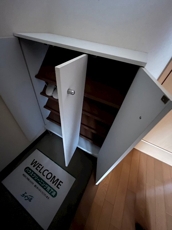 玄関　反転間取り別室写真