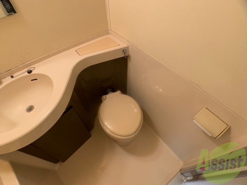 トイレ　こちらはトイレです。清潔感があり、安心して使用できます。