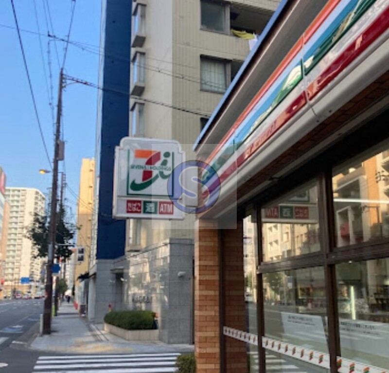 コンビニ　セブンイレブン大阪西本町2丁目店（コンビニ）まで125m