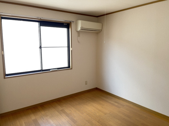 居室・リビング　明るい洋室です