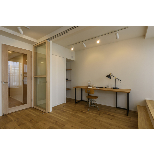 居室・リビング　家具・調度品等は配置例です。実際の賃貸住居には含まれません。