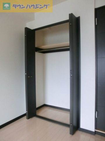 収納　クローゼット付き